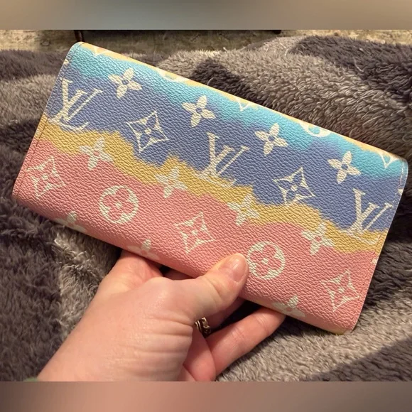 Colorful Pastel Wallet - Picture 2 of 7
